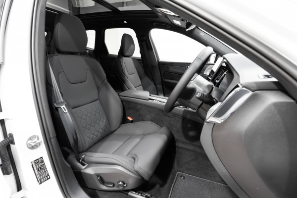 2026 Volvo XC60 UZ B5 Ultra Dark 2L Petrol Hybrid AWD SUV Image 19