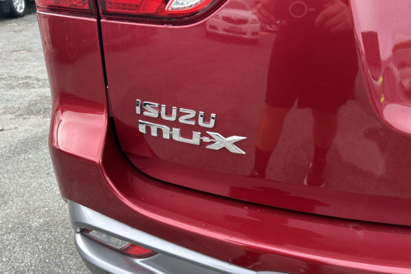 2018 Isuzu MU-X LS-T SUV Image 6