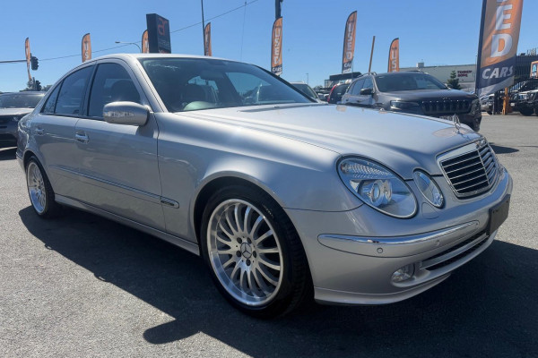 2004 Mercedes-Benz E-Class W211 E500 Elegance Sedan Image 7
