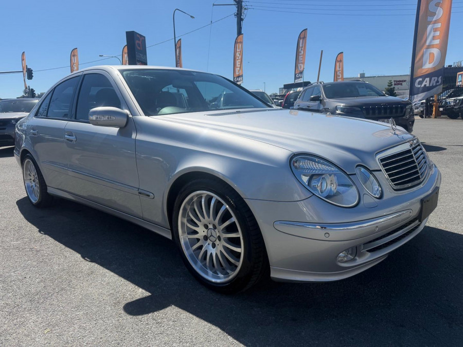 2004 Mercedes-Benz E-Class W211 E500 Elegance Sedan Image 7