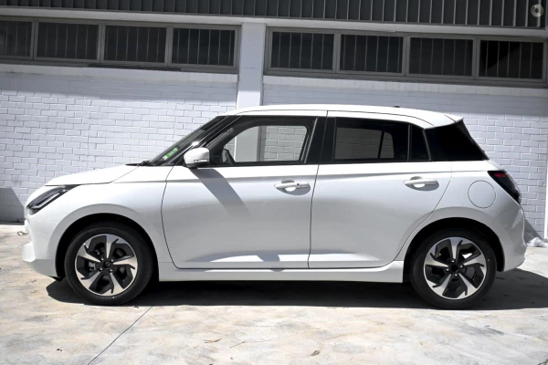2026 Suzuki Swift UZ Hybrid GLX Hatch Image 5
