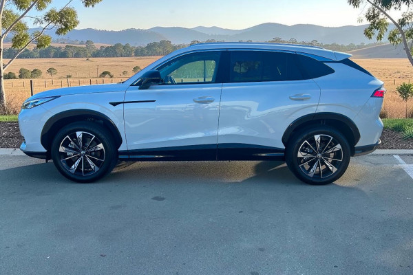 2025 MG HS AS33H Essence Hybrid+ SUV Image 6