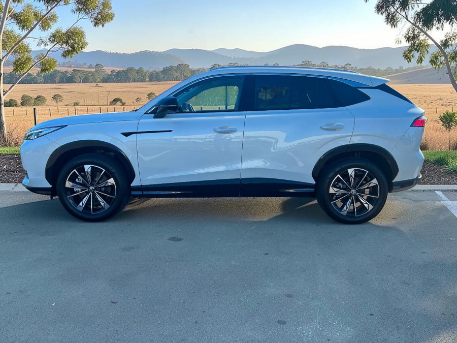 2025 MG HS AS33H Essence Hybrid+ SUV Image 6