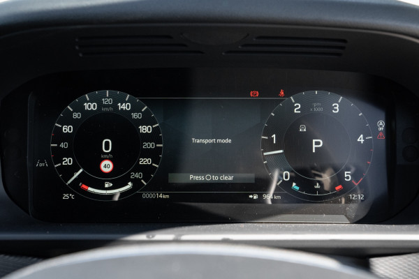 2026 Land Rover Discovery Series 5 D350 Dynamic SE SUV image 10
