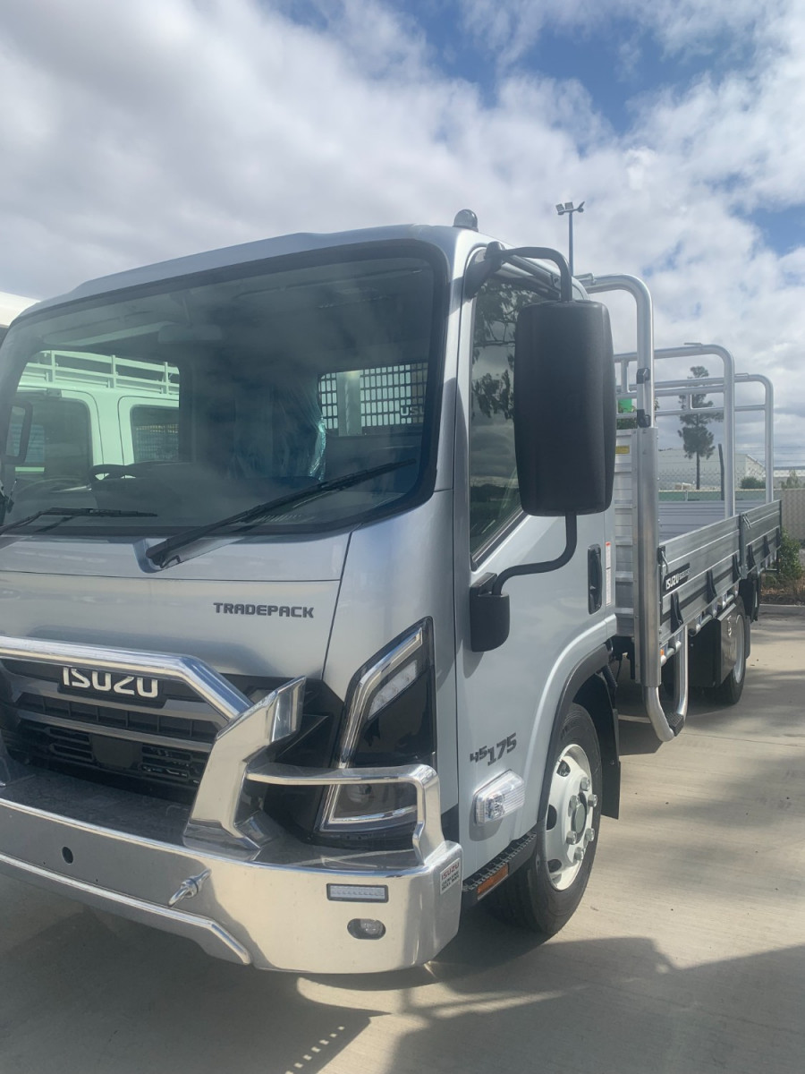 2026 Isuzu  NPR 45/65-175 DT D34 TRADE TRADEPACK Tray Image 3