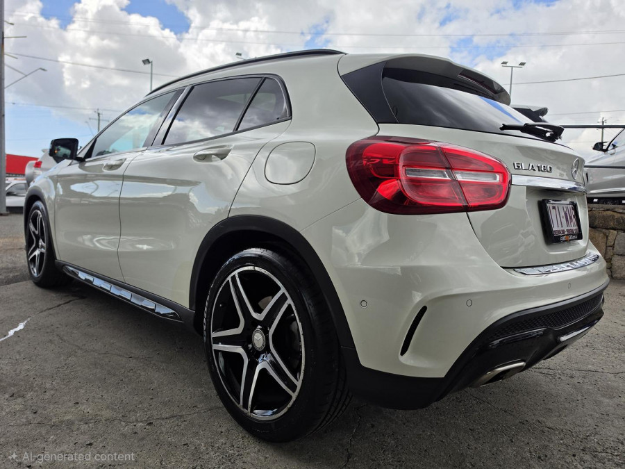 2016 Mercedes-Benz GLA-Class X156 GLA180 SUV Image 11
