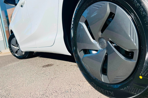 2026 MY25.5 MG MG3 ZP22 Vibe Hatch Image 3