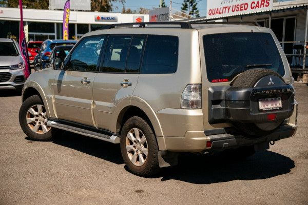 2012 Mitsubishi Pajero NW Exceed SUV Image 2