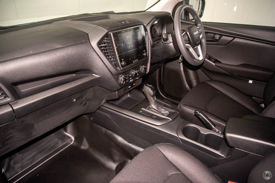 2025 MY24 Isuzu D-MAX  SX High Ride Cab Chassis Image 6