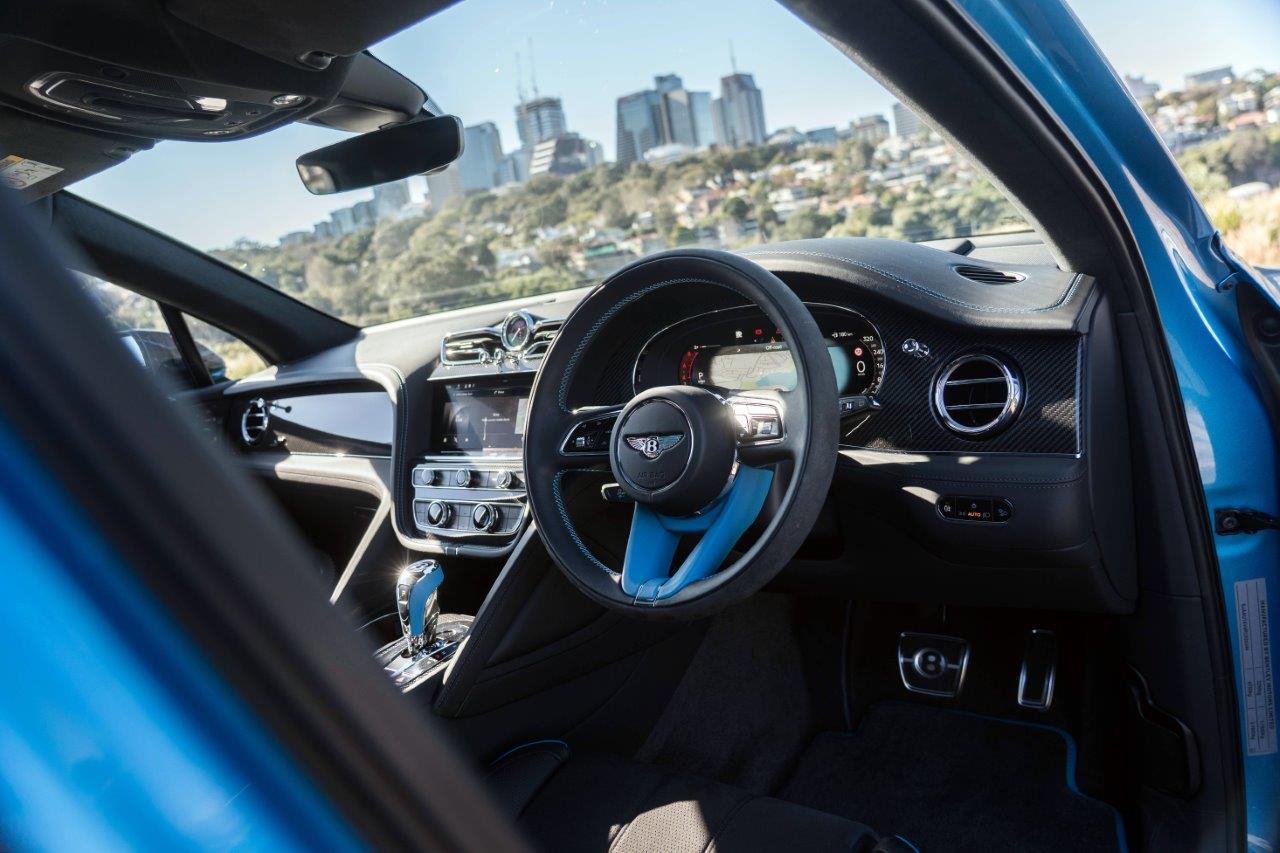 2024 Bentley Bentayga V8S Black Line SUV Image 8
