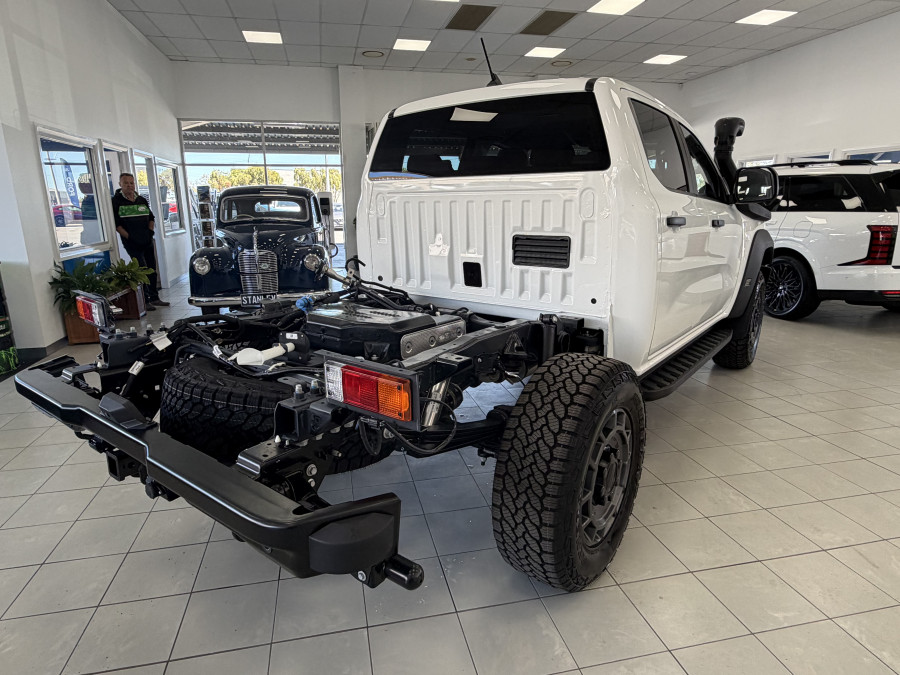 2026 MY26.5 Ford Ranger Super Duty  XLT Cab Chassis Image 9