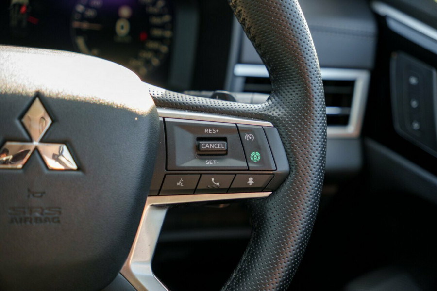 2023 MY24 Mitsubishi Outlander ZM Exceed SUV Image 13