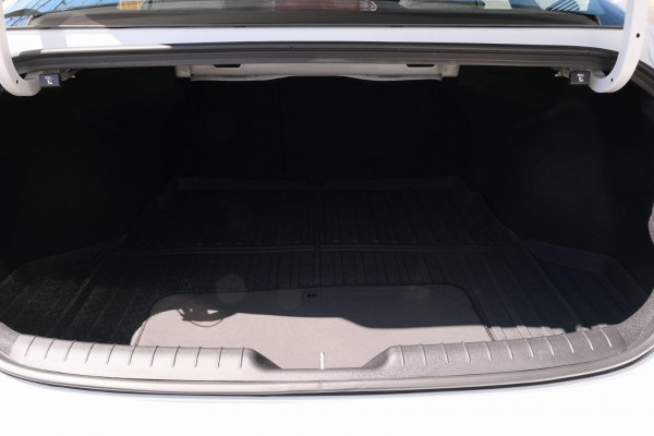 2026 Hyundai i30 CN7.V4 Hybrid Sedan Image 10