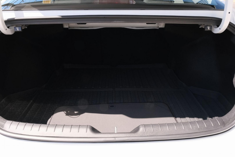 2026 Hyundai i30 CN7.V4 Hybrid Sedan Image 10
