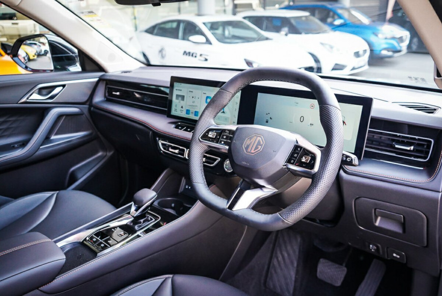 2025 MG HS AS33 Essence SUV Image 18