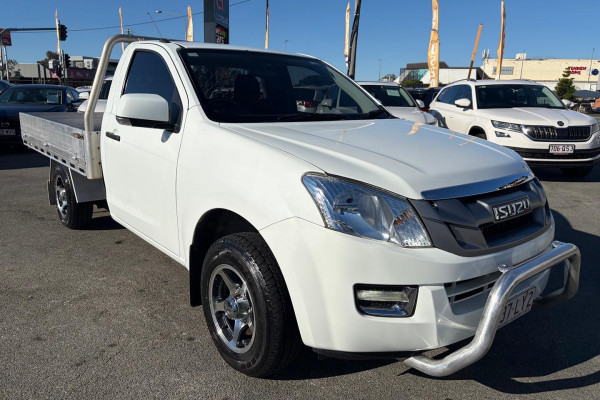 2015 Isuzu D-MAX  SX Cab Chassis Image 3