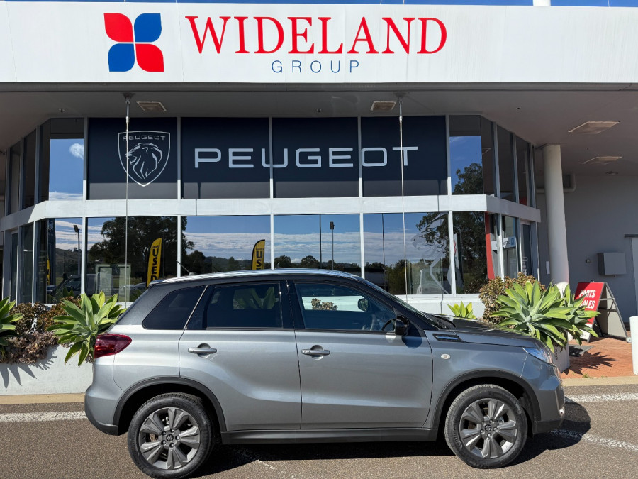 2024 Suzuki Vitara Wagon Image 2
