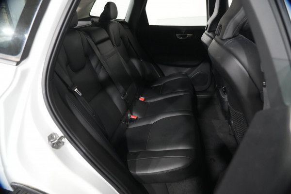 2021 Volvo XC60 UZ D4 Momentum SUV image 25