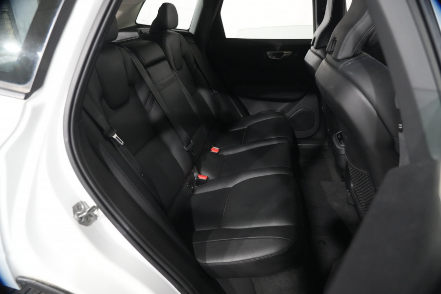 2021 Volvo XC60 UZ D4 Momentum SUV