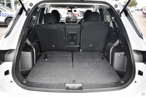 2026 Mitsubishi Outlander ZM LS SUV Image 9