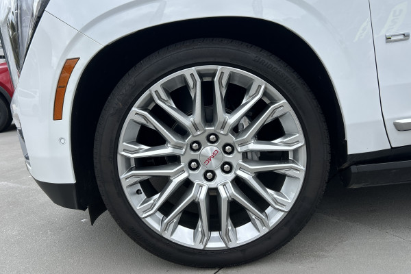 2025 Holden Yukon Denali Wagon Image 6