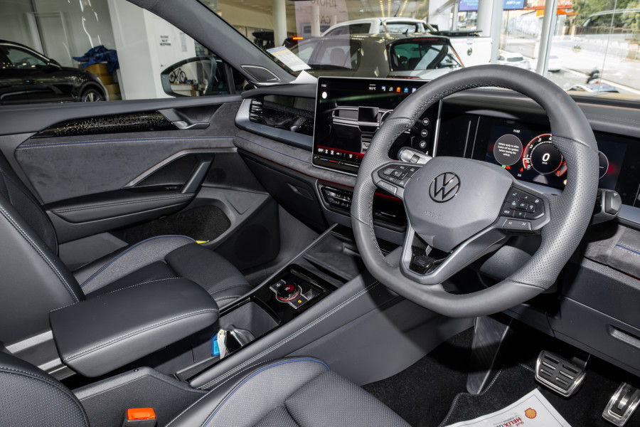 2025 Volkswagen Tayron R4 195TSI R-Line SUV Image 7