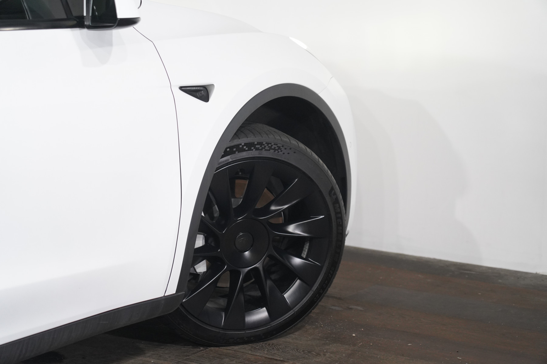 2023 Tesla Model Y Y Rear-Wheel Drive SUV Image 9