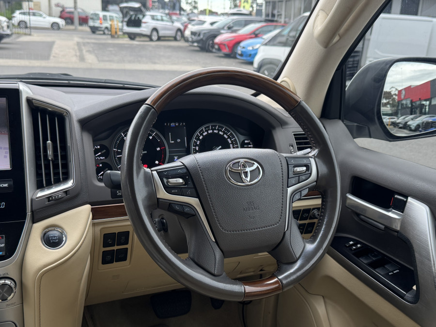 2017 Toyota LandCruiser VDJ200R Sahara SUV Image 22
