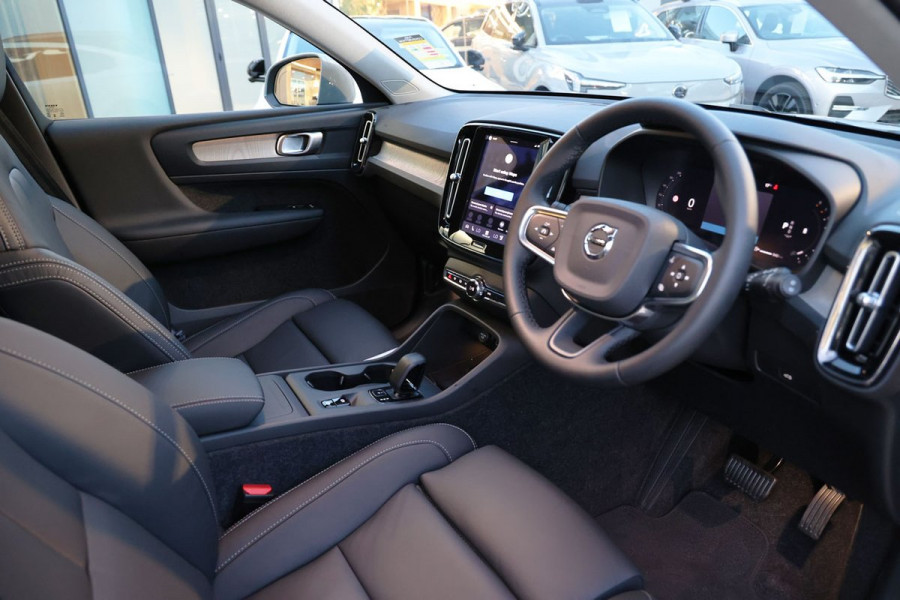 2026 Volvo XC40 XZ Plus B4 SUV Image 7