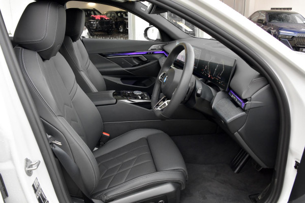 2025 BMW 5 Series G60 520i M Sport Sedan image 6