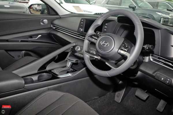 2025 Hyundai i30 CN7.V2  Sedan Image 6