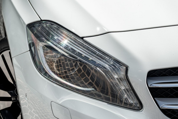 2014 Mercedes-Benz A-Class W176 A200 Hatch image 21