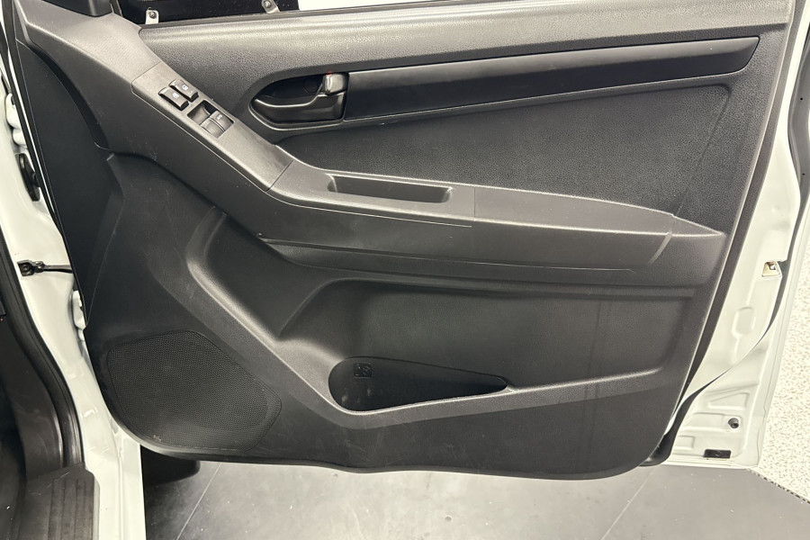 2017 Isuzu D-MAX TF SX Cab Chassis Image 18