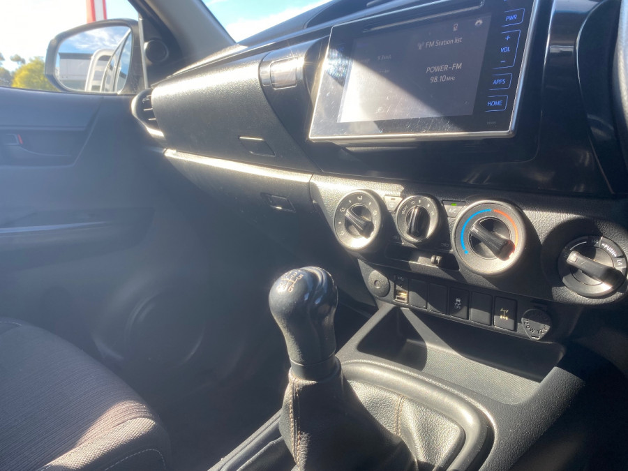 2018 Toyota HiLux  SR Double Cab Pick Up Image 14