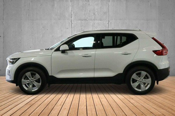 2023 Volvo XC40 XZ Plus B4 SUV Image 4