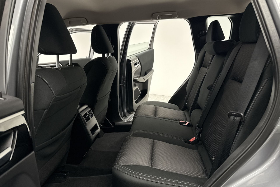 2021 MY22 Mitsubishi Outlander ZM ES SUV Image 14