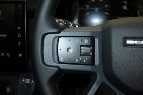 2026 Land Rover Defender L663 110 D350 X-Dynamic HSE SUV image 13