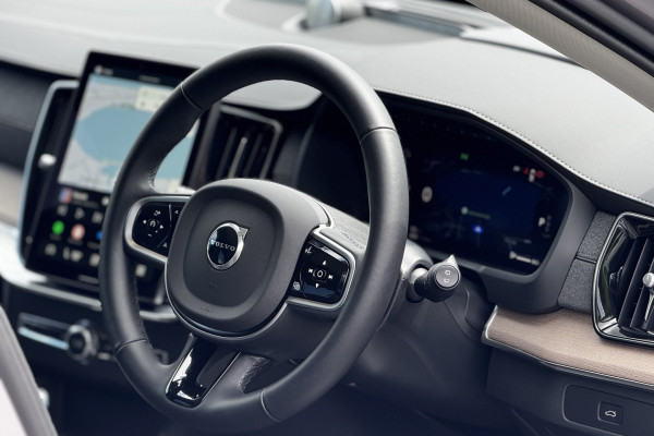 2025 Volvo XC90 L Series Ultra B5 Bright SUV Image 13
