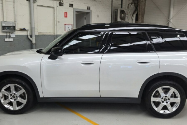 2024 MINI Countryman U25 S Classic Wagon Image 8