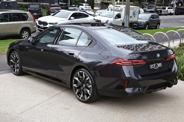 2026 BMW 5 Series G60 540d xDrive Sedan image 3