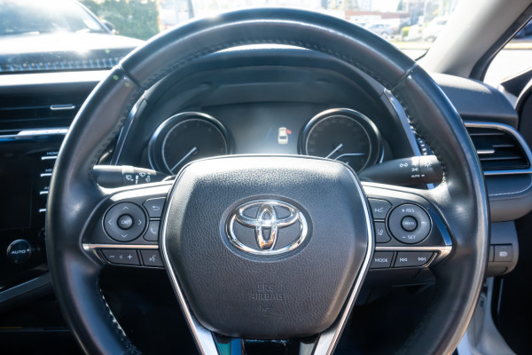 2019 Toyota Camry SX Sedan Image 11