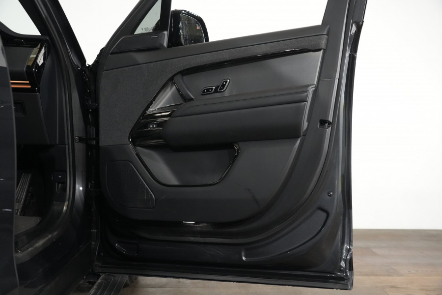 2023 Land Rover Range Rover Sport L461 D300 Dynamic SE SUV Image 24