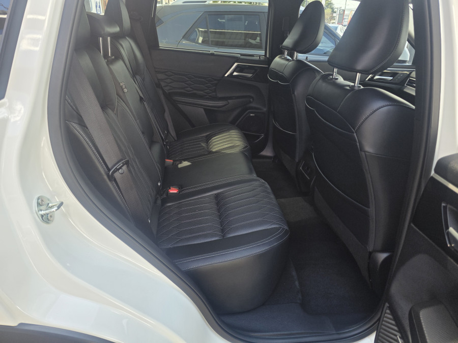 2025 Mitsubishi Outlander ZM Exceed SUV Image 24