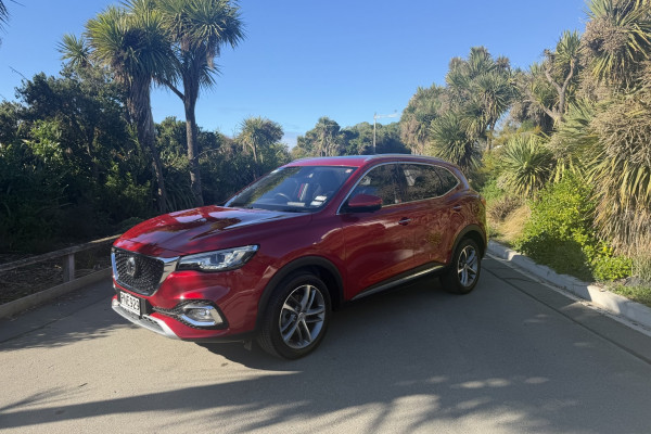 2022 MG HS Essence SUV Image 4