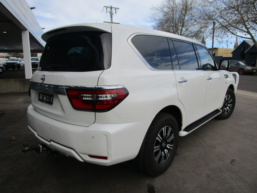 2022 Nissan Patrol PT4PATI22 Ti SUV Image 7