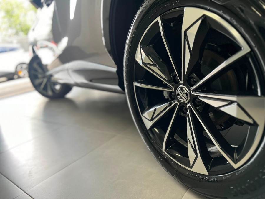 2025 MG HS AS33H Essence Hybrid+ SUV Image 5