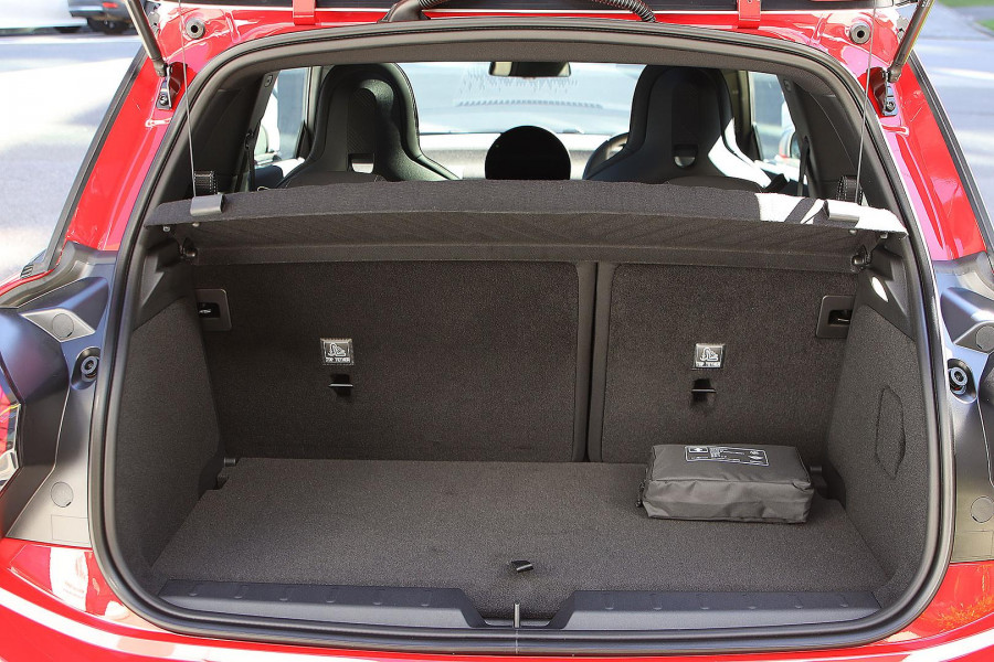 2026 MINI Cooper J01 SE Favoured Hatch