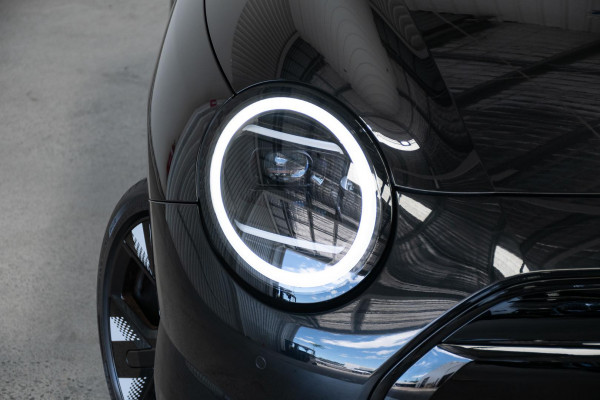 2026 MY25 MINI Cooper J01 JCW E Favoured Hatch image 19