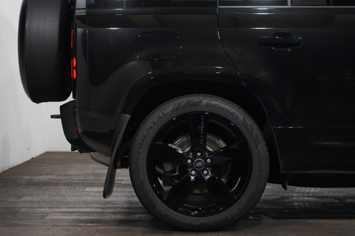 2024 Land Rover Defender 110 D300 X-Dynamic Hse (220kw) SUV Image 6