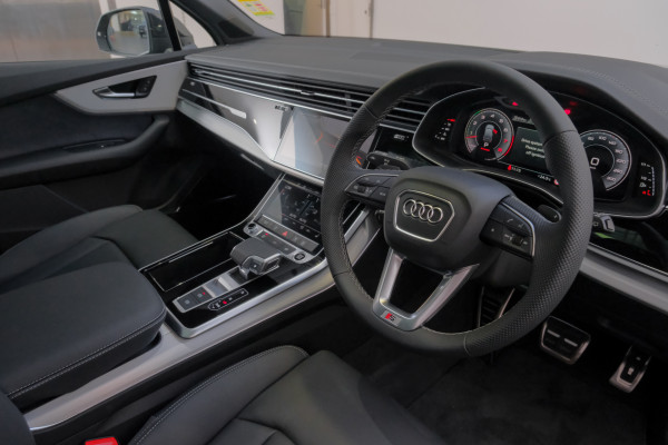 2026 MY25 Audi Q7 4M TFSI 250kW S line SUV image 7